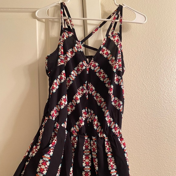 EUC Xhilaration Black and Pink Romper - Picture 3 of 7